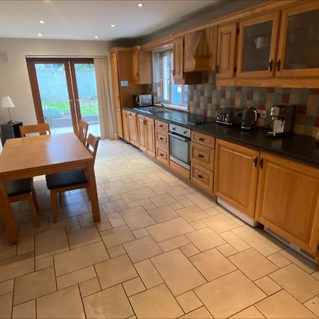 Cosy 4 Bedroom Galway House With Rear Garden Patio Екстер'єр фото