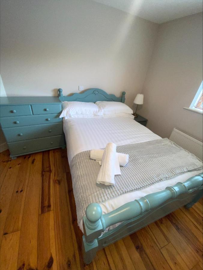 Cosy 4 Bedroom Galway House With Rear Garden Patio Екстер'єр фото
