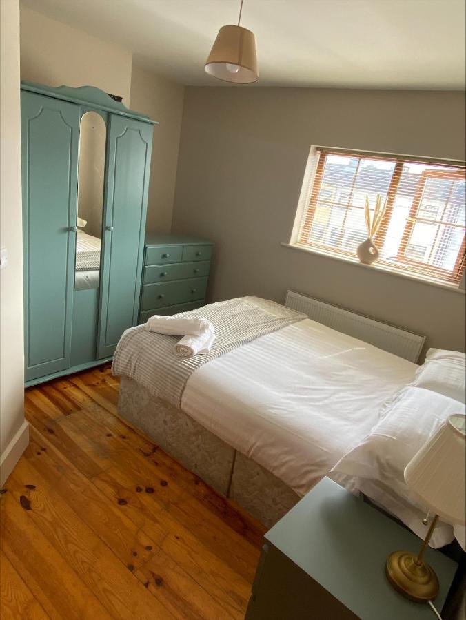 Cosy 4 Bedroom Galway House With Rear Garden Patio Екстер'єр фото