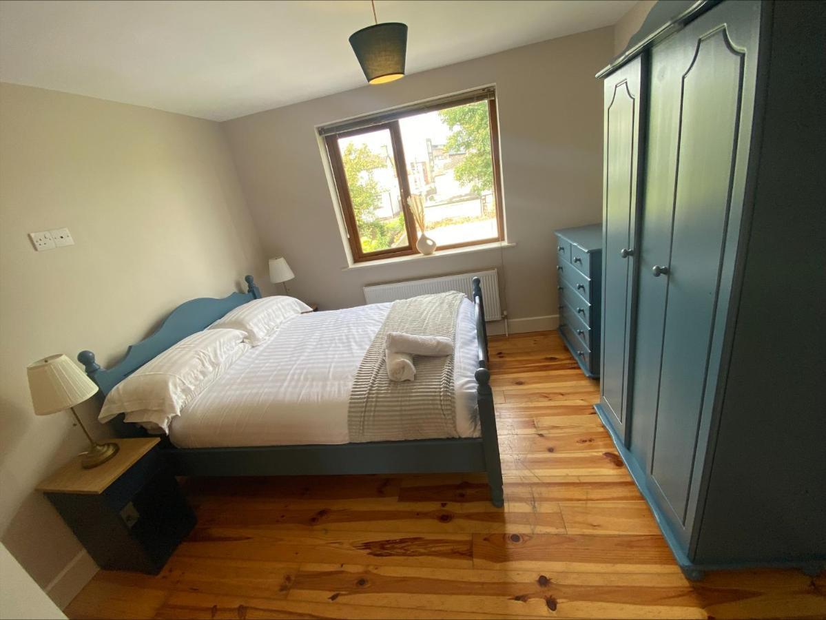 Cosy 4 Bedroom Galway House With Rear Garden Patio Екстер'єр фото